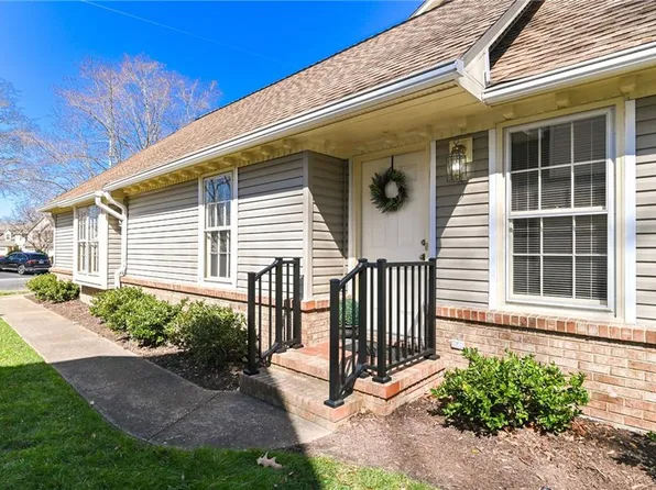 1307 Eagles Trace Path APT A, Chesapeake, VA 23320