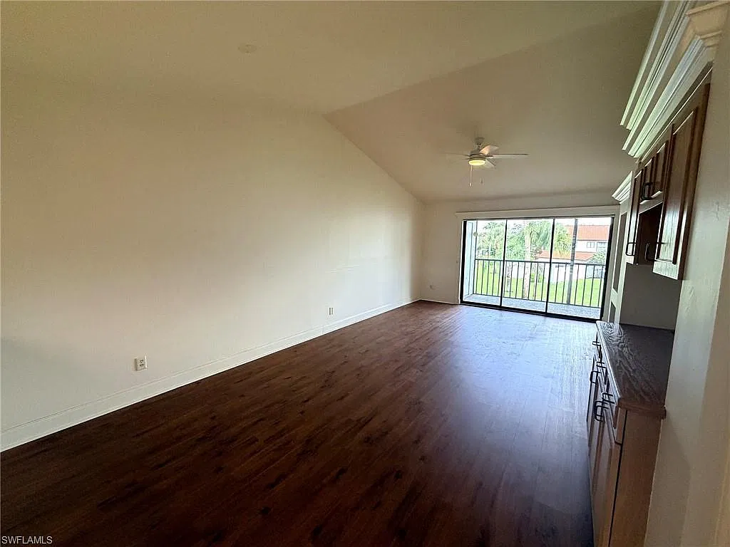 2 bed, 2.0 bath, 1235 sqft, $2,000 — Photo 3