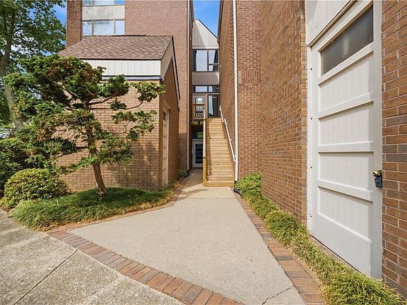 4th image of 696 Mowbray Arch APT 560