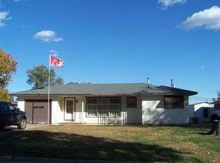 916 N Goodview St, Medicine Lodge, KS 67104
