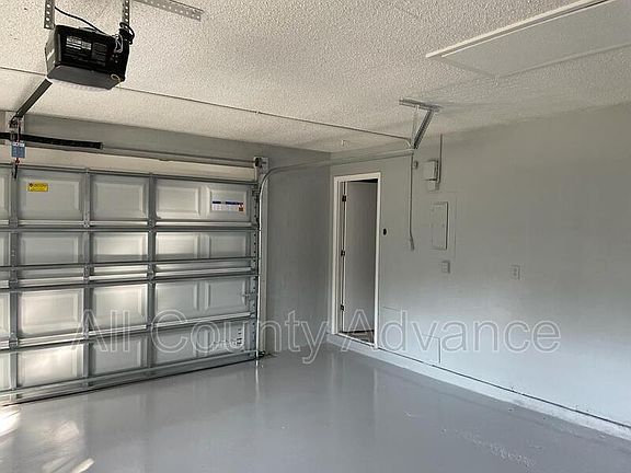 2nd image of 2131 W Greenhollow Dr