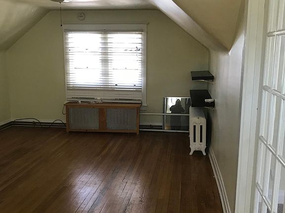 3rd image of 66 Ten Eyck Ave #3