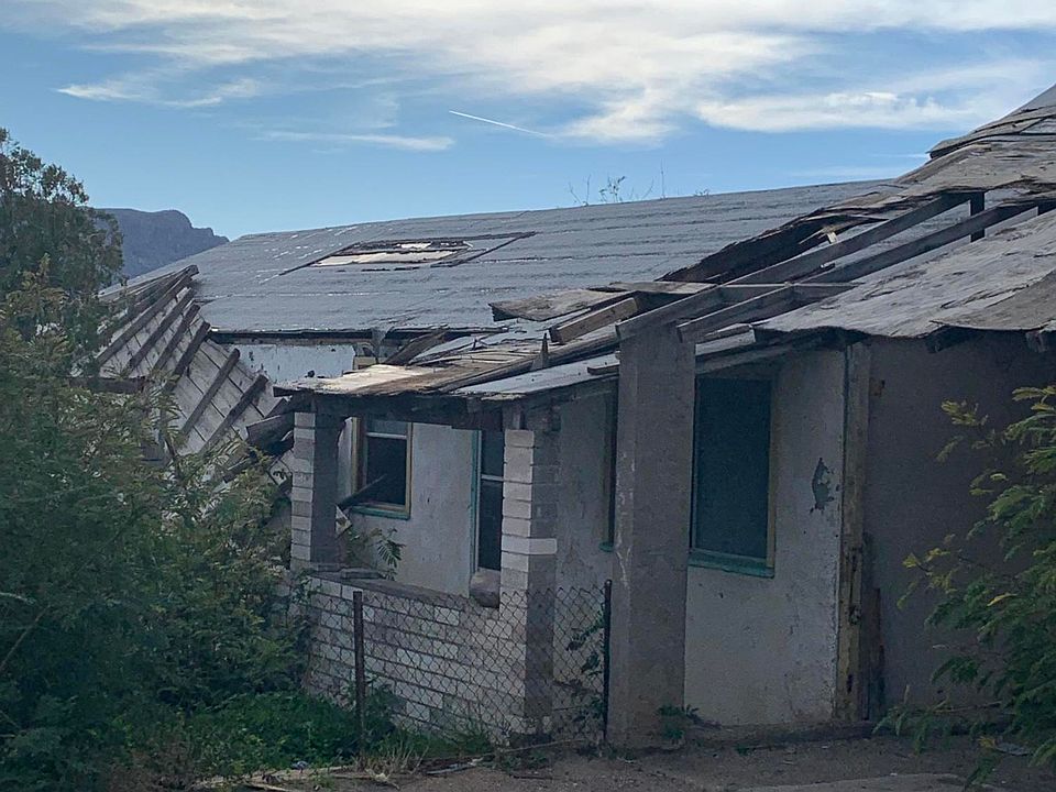 2nd image of 257 N Pinal Ave