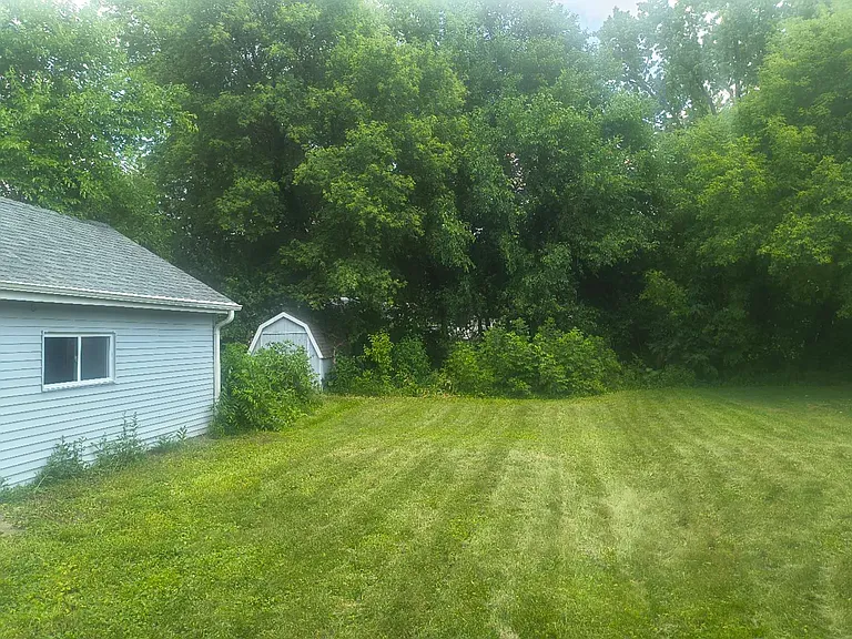 1535 Jefferson Ave — Photo 2