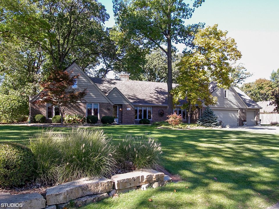 1st image of 2626 Hickory Dr