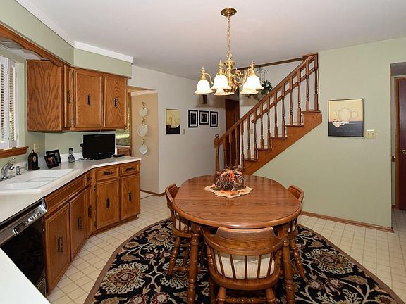 5th image of 2512 E Donald Ave
