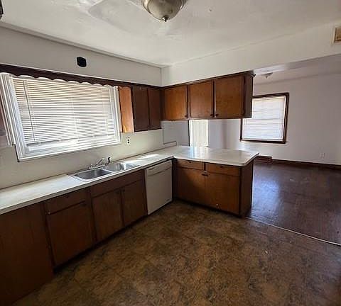 4th image of 14150 Fairmount Dr