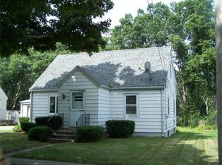 19 Ridgewood Rd, Worcester, MA 01606