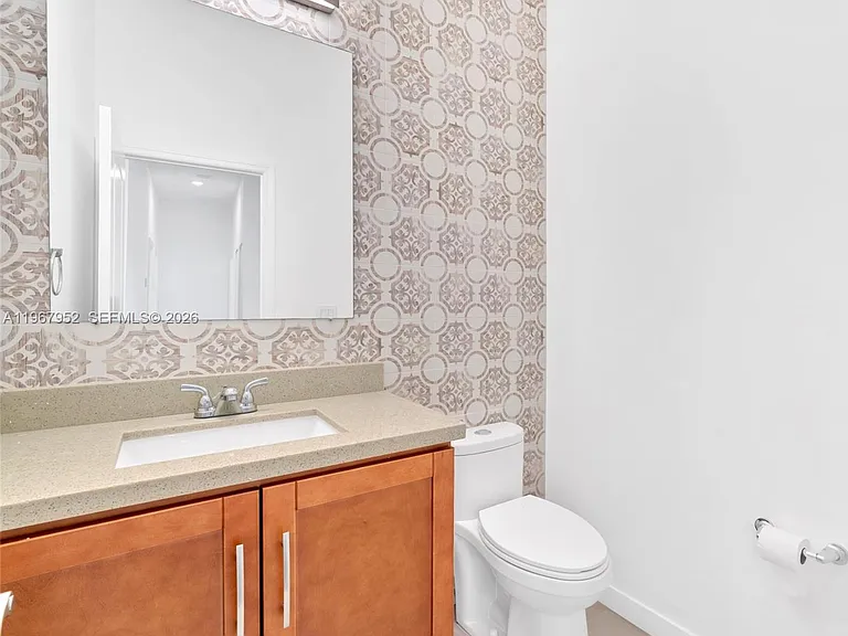 719 Little Rock St E — Photo 21