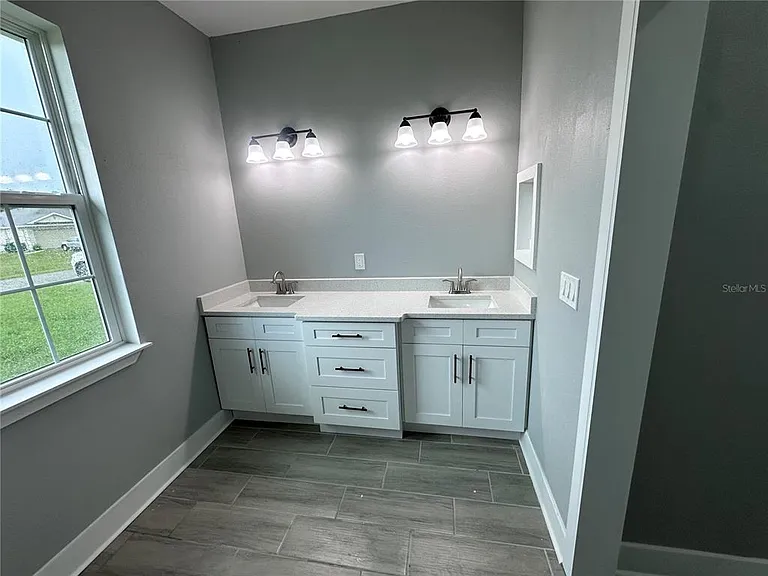 13195 Drysdale Ave — Photo 36