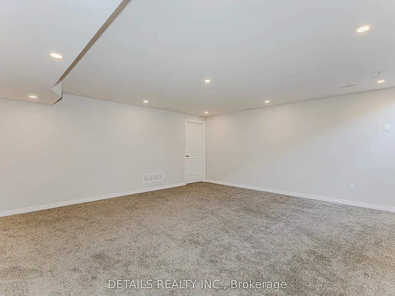 276 Avro Cir — Photo 25