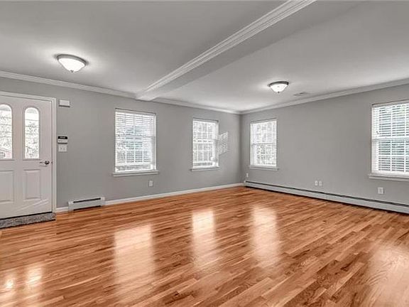 3rd image of 38 Saint Georges Ave