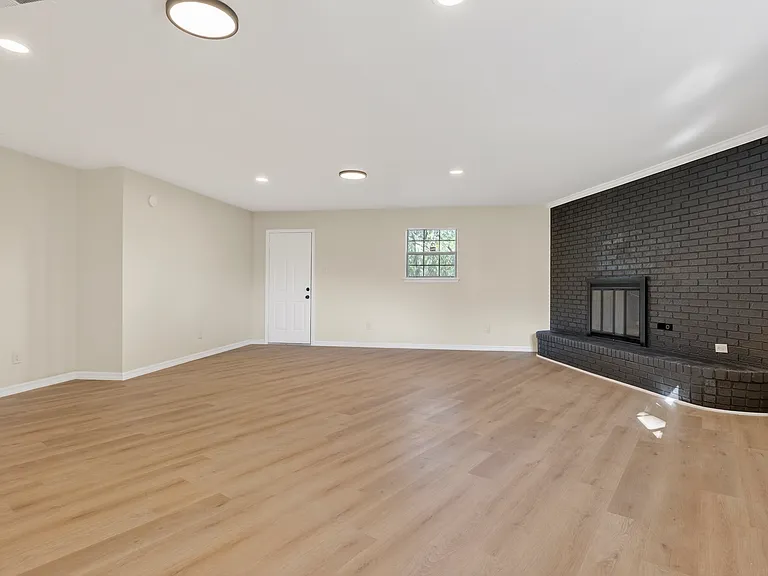 1644 Princess Helen Rd W — Photo 20
