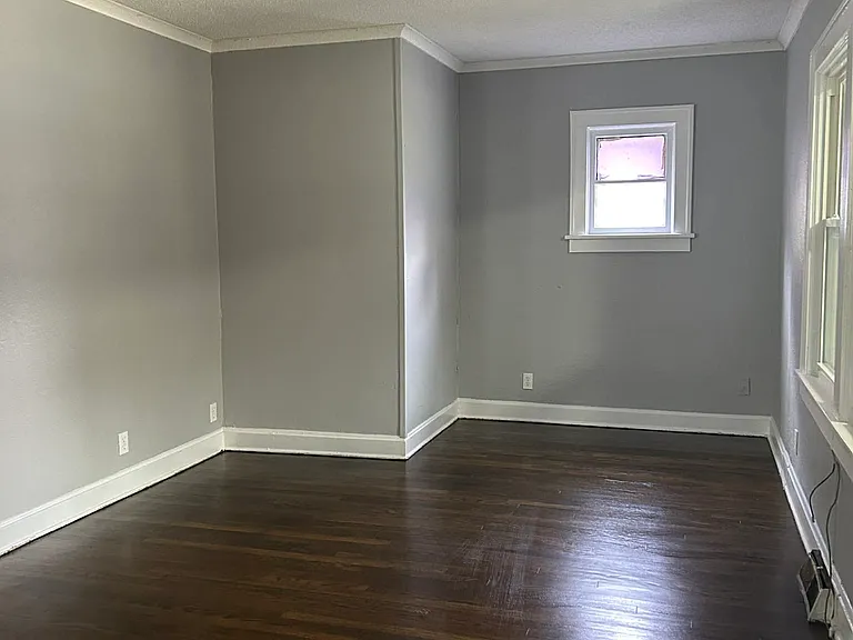 5831 Euclid Ave — Photo 5