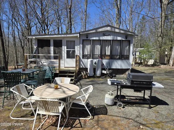 104 Blue Spruce Ln, Shohola, PA 18458