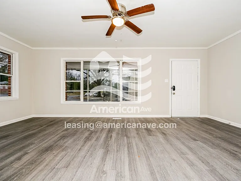 1529168_002_wm_-_living_room_13458887.jpg