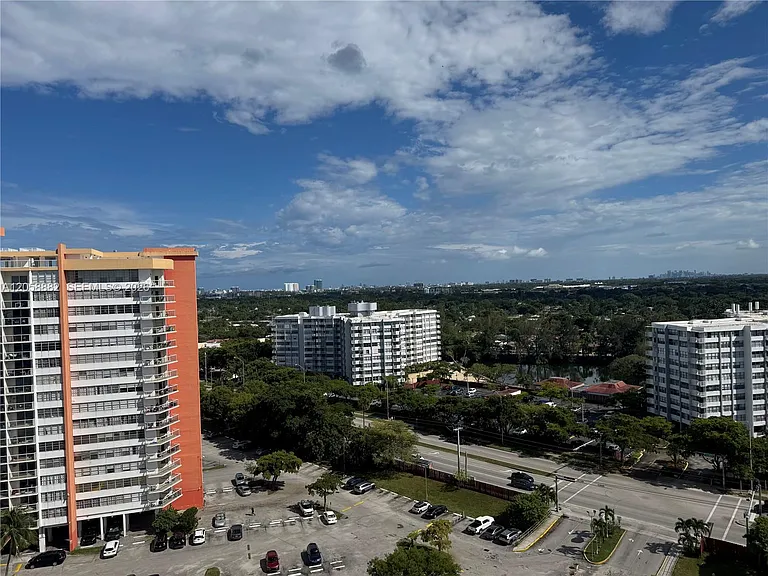 1301 NE Miami Gardens Dr #1611W — Photo 11