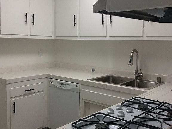 3rd image of 5050 Woodman Ave APT 1