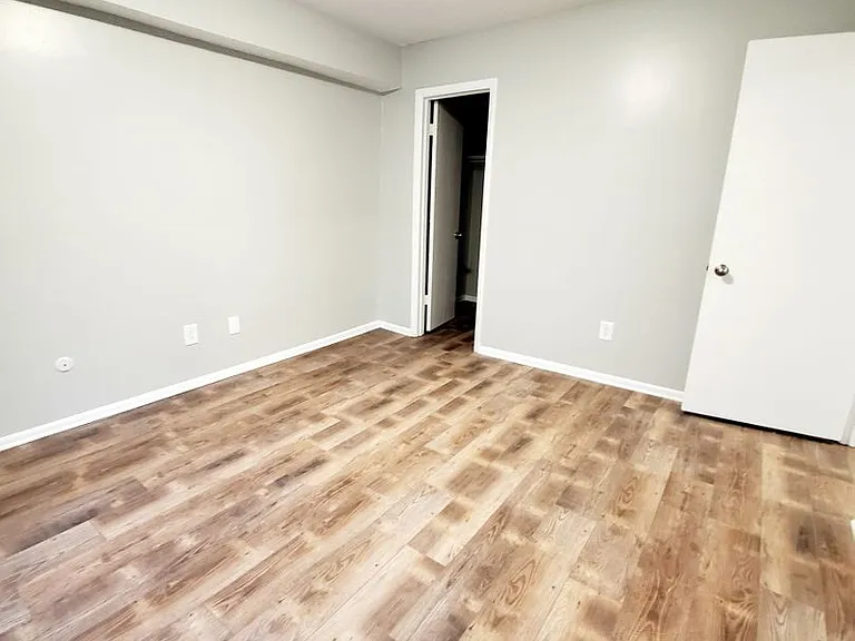 Sugarbush Apartments — Photo 58