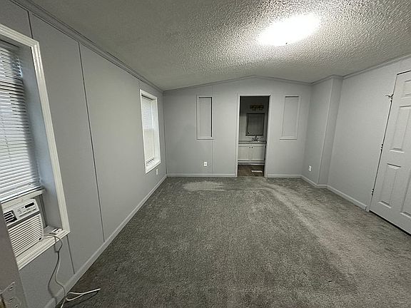 4th image of 200 Manchester Ct