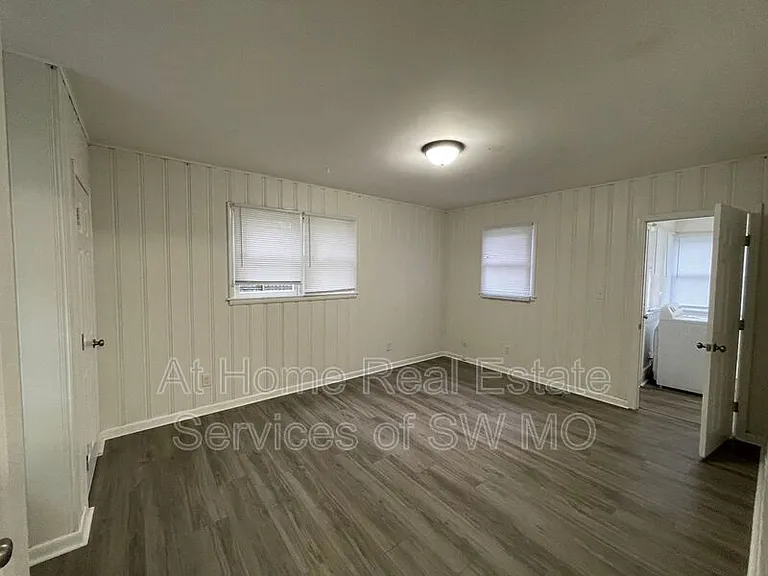 1200 S Jefferson Ave — Photo 11