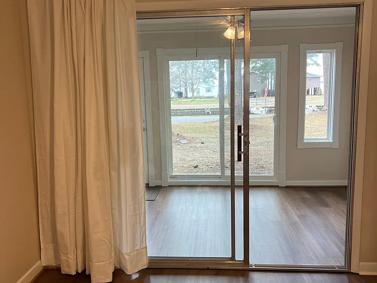 418 Seaview Dr — Photo 4