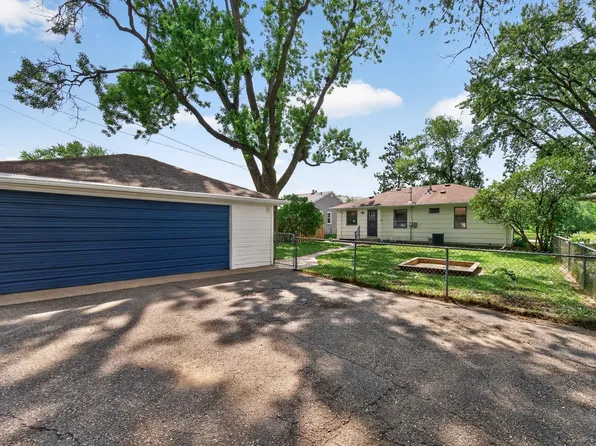 45 21st Ave N, Hopkins, MN 55343