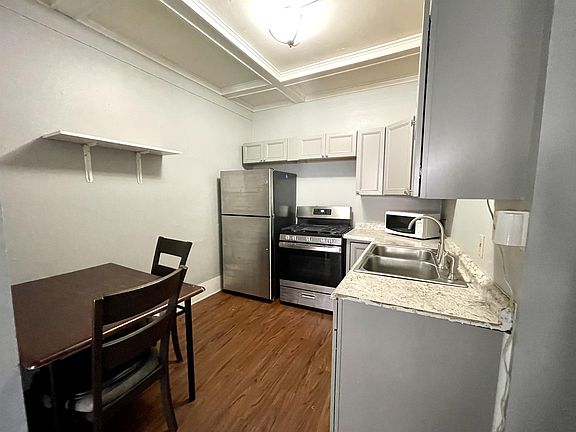 5th image of 15 Tompkins St #4