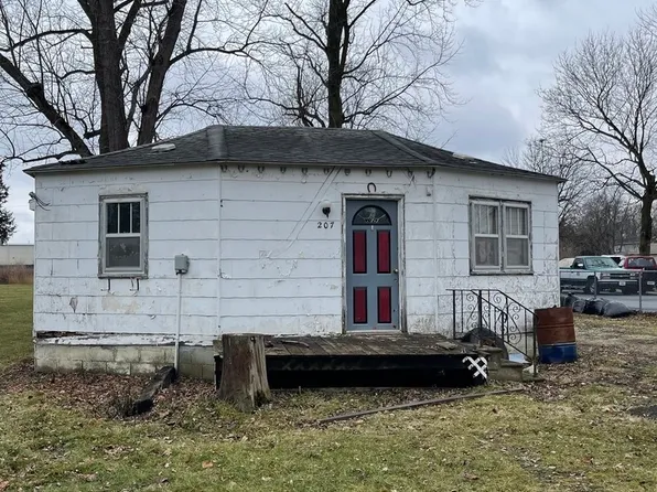 207 S East St, Gardner, IL 60424