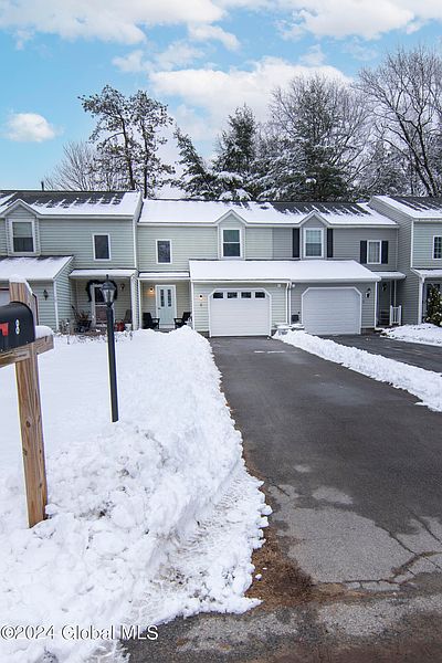 2nd image of 8 Deer Run Drive