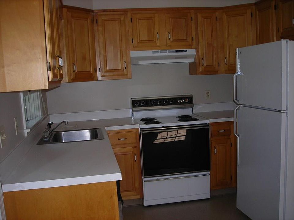 2nd image of 425 Woburn St APT 13