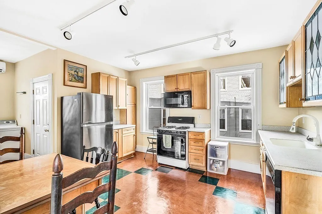 4 Bucknam St — Photo 2