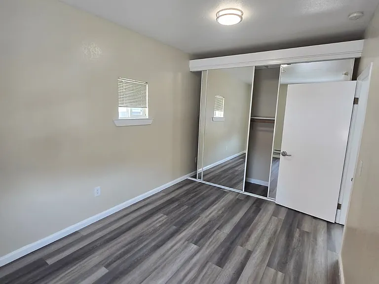 2070 University Avenue — Photo 43