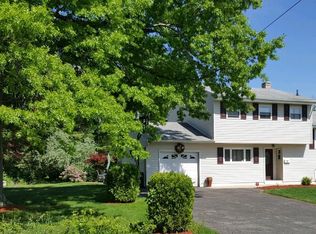 15 Parkway Dr N, Blauvelt, NY 10913