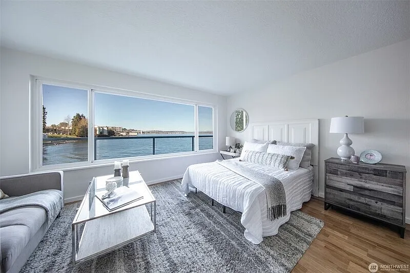 Studio, 1.0 bath, 364 sqft, $2,500 — Photo 2