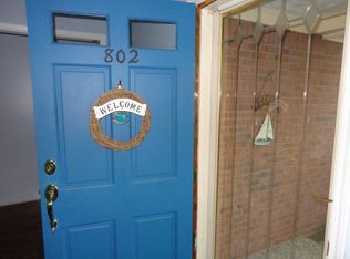 802 Farmingham Rd, Douglass Hills, KY 40243