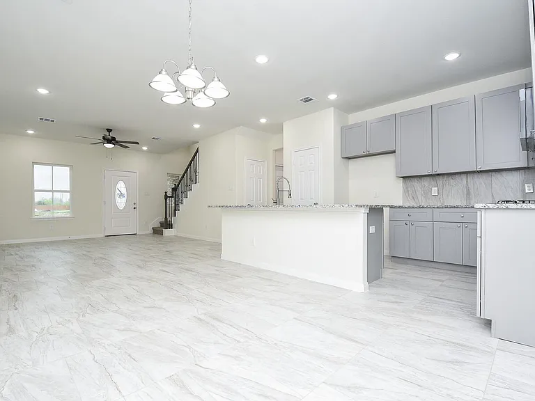 2807 Topiary Ln — Photo 8