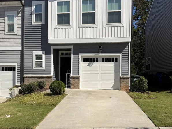 835 Oak Center Dr, Raleigh, NC 27610