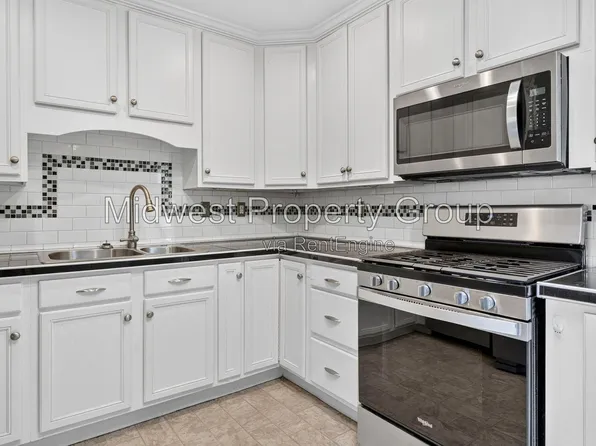 1205 Acredale Dr, Florissant, MO 63033