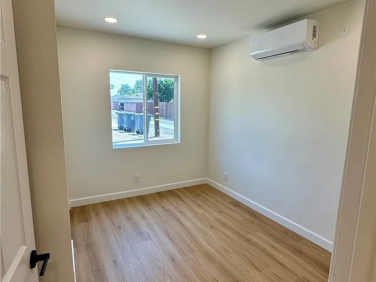 1944 W Valencia Dr — Photo 12