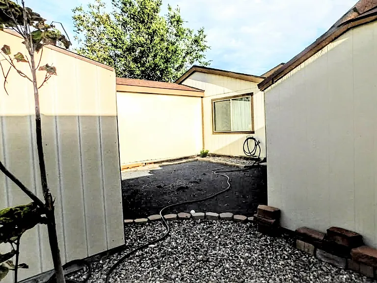 1655 Greenview Way NE — Photo 30