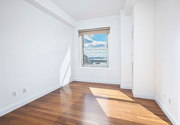 5th image of 88 Greenwich St APT 2702