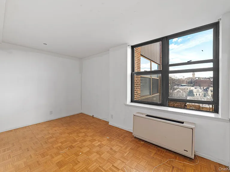 23 Water Grant St #8G — Photo 19