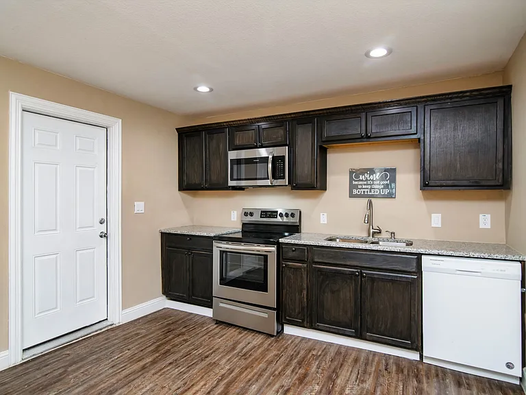1433 S Travis St #A — Photo 14