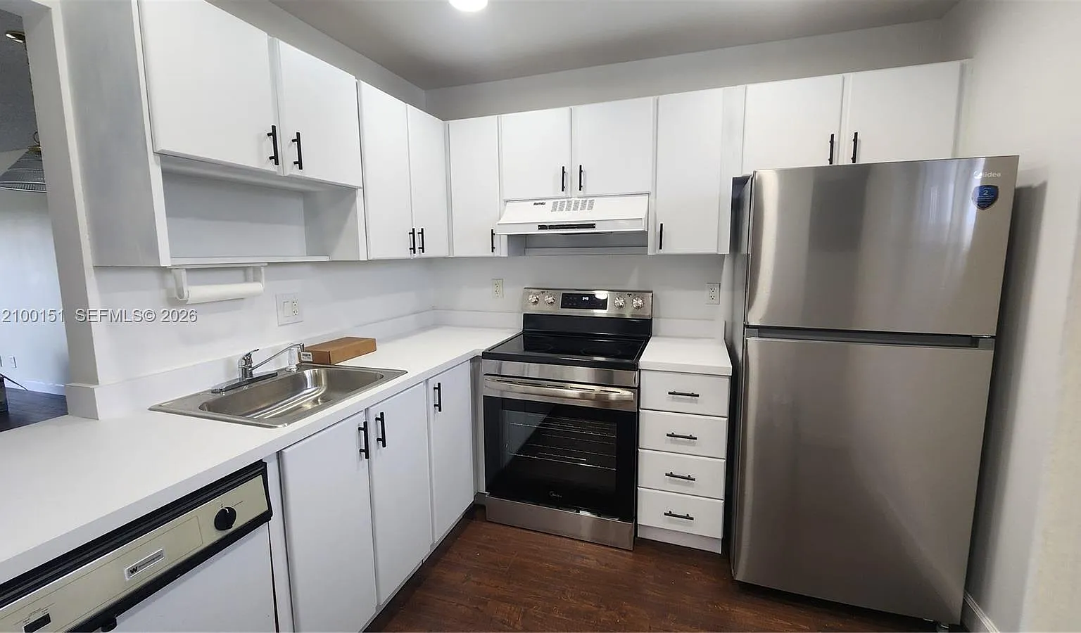 Village Square Condo — Photo 3