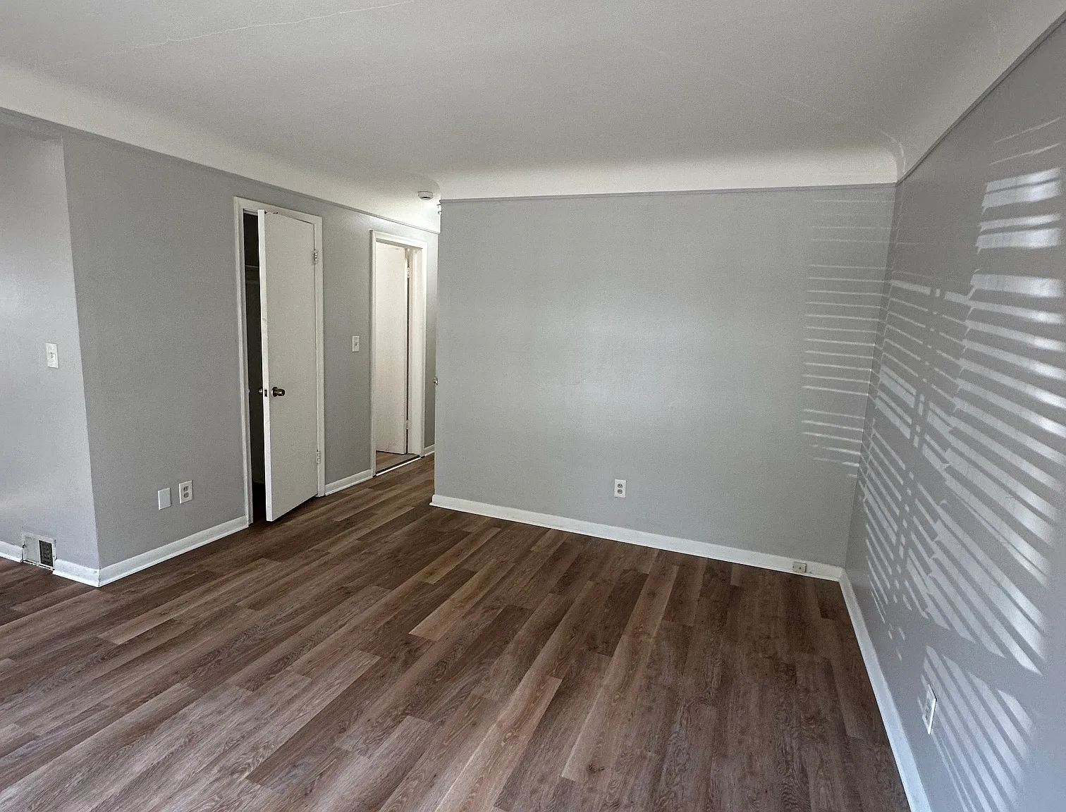 2 bed, 700 sqft, $1,350 — Photo 3
