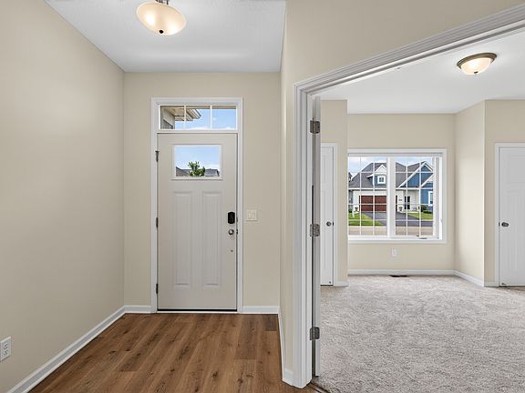 3rd image of 1939 Mulberry Ln