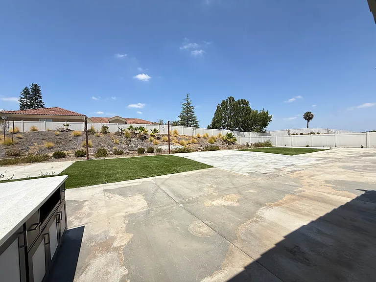 14072 Volare Ct — Photo 28