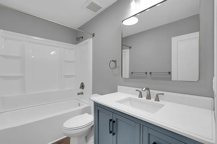 100 Lynn Cir #J — Photo 17