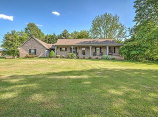 3257 Fairview Ln, Strawberry Plains, TN 37871